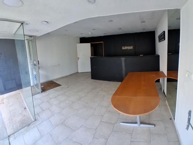 LOCAL COMMERCIAL 60 M2