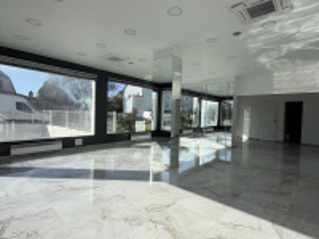 LOCAL COMMERCIAL 80 M2