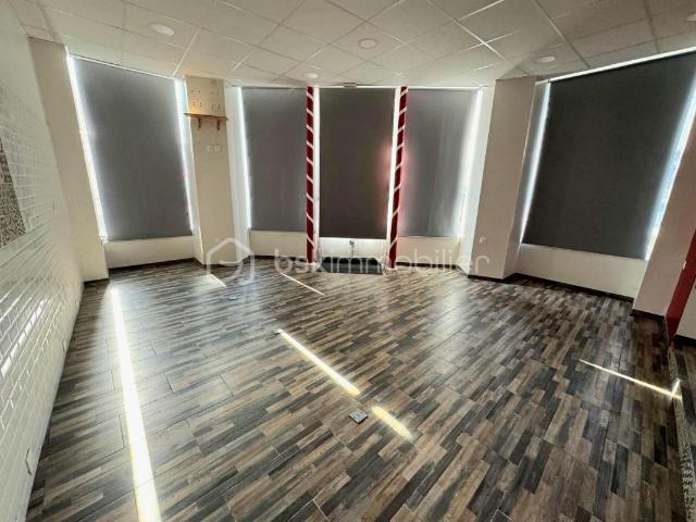 Local commercial 91 m² – Boulevard Châteaudun à Orléans
