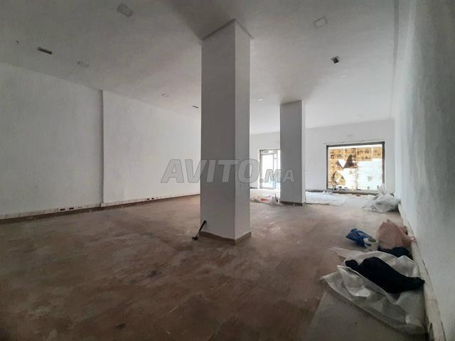 Local commercial 92 m² à Beauséjour 380v