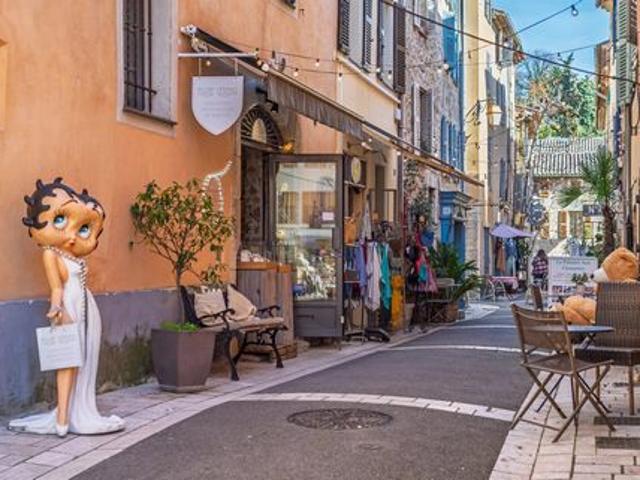 Local commercial/Boutique 34 m2 valbonne