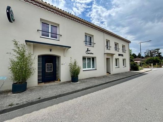 Local commercial/Boutique 462 m2 montcuq
