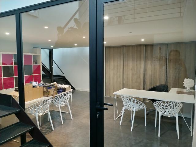 Local commercial/Bureau
