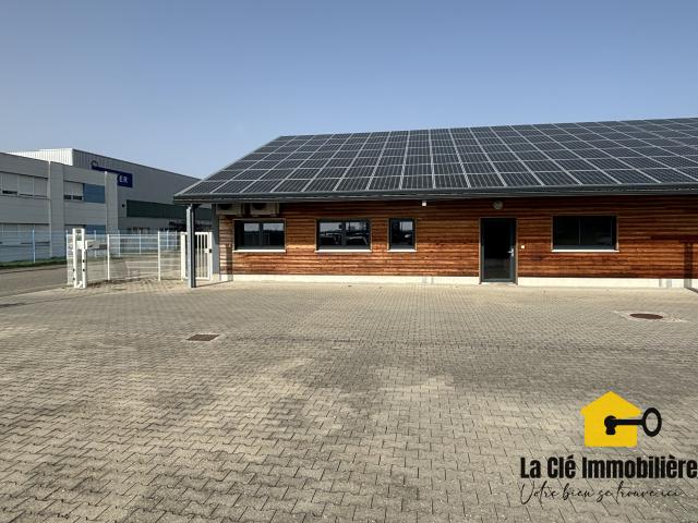 Local commerciale / Bureau et atelier à RUMERSHEIM LE HAUT