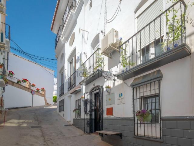 Local, Competa