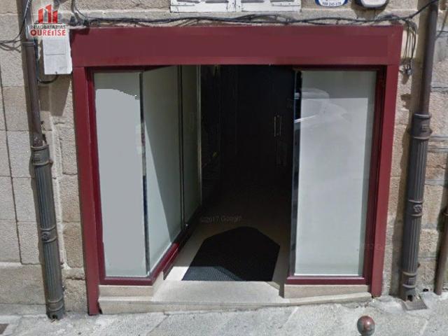 LOCAL COMPLETAMENTE REFORMADO EN EL CASCO ANTIGUO