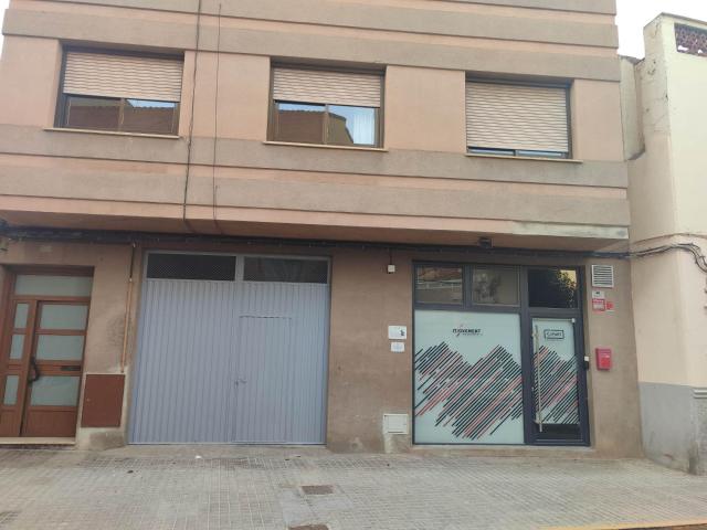 LOCAL CON ACCESO PARA VEHÍCULOS