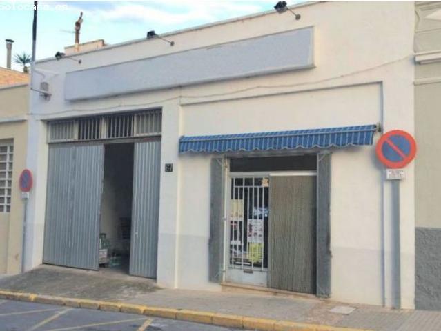 LOCAL CON ALMACÉN