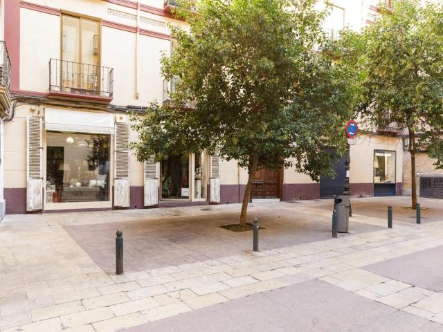 Local con encanto y luz natural en C/ Méndez Núñez, Casco Histórico de Zaragoza