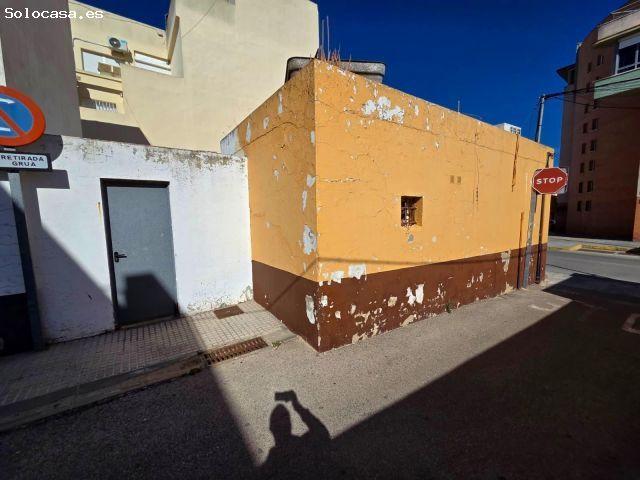 ?LOCAL CON OPCIÓN A VIVIENDA DE DOS PLANTAS ?