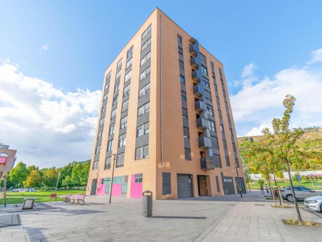LOCAL CON POTENCIAL EN EZCABA CHANTREA | 214 m2 | INVERSIÓN, NEGOCIO O FUTURO PROYECTO RESIDENCIAL
