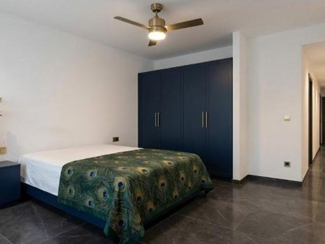 LOCAL CON POSIBILIDAD DE TRANSFORMAR A VIVIENDA EN EDIFICIO CON ASCENSOR
