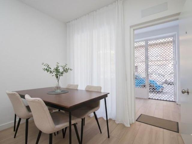 LOCAL CON POSIBILIDAD DE TRANSFORMAR A VIVIENDA EN EDIFICIO CON ASCENSOR