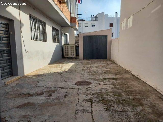 LOCAL CON PATIO