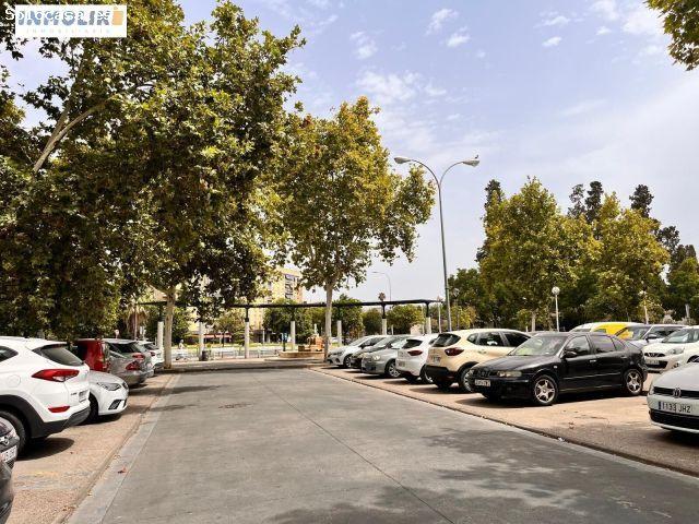 LOCAL CON PROYECTO Y LICENCIA PARA CONVERTIR EN VIVIENDA. PASAJE PANTOJA. AV. BARCELONA
