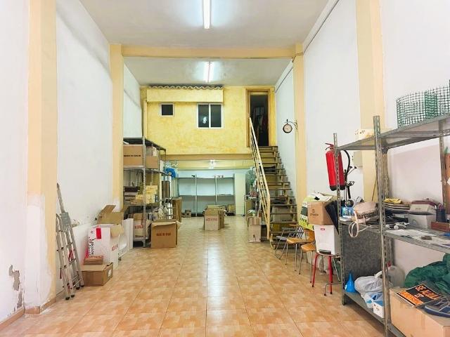 LOCAL CON VADO Y ALTILLO CON VIVIENDA DE 30 METROS