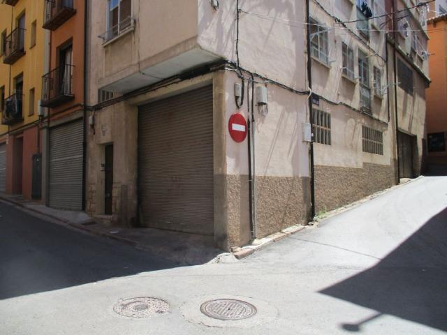 LOCAL COCHERA JUNTO A LA MERCED