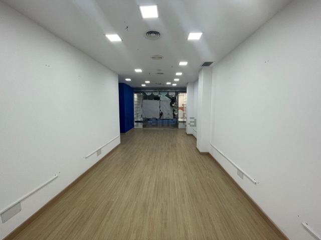 Local, Cornellà de Llobregat