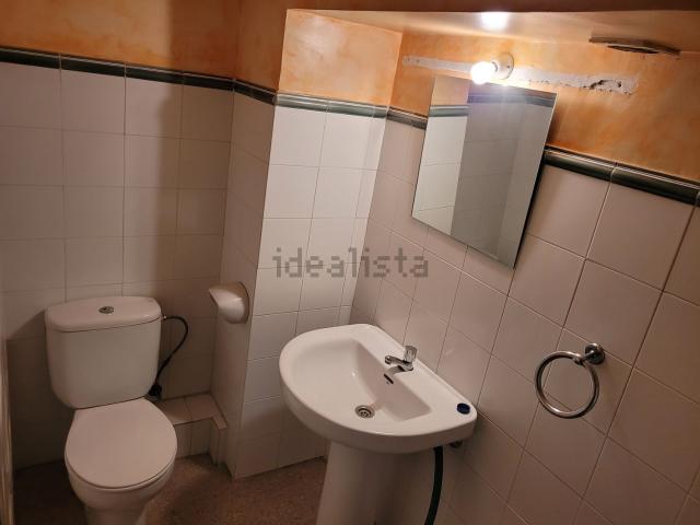 Local, Cornellà de Llobregat