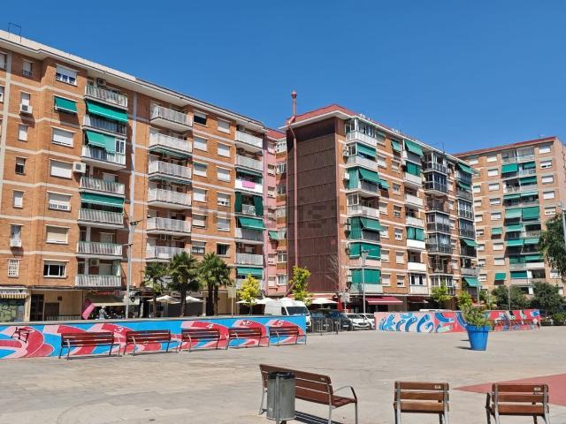 Local, Cornellà de Llobregat