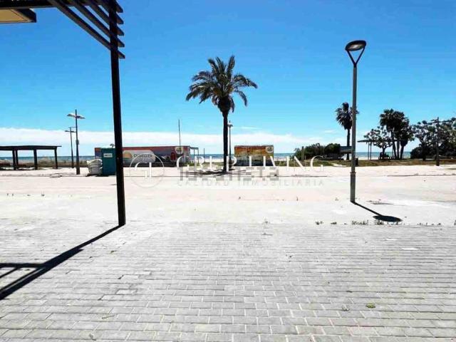 Local, Cubelles