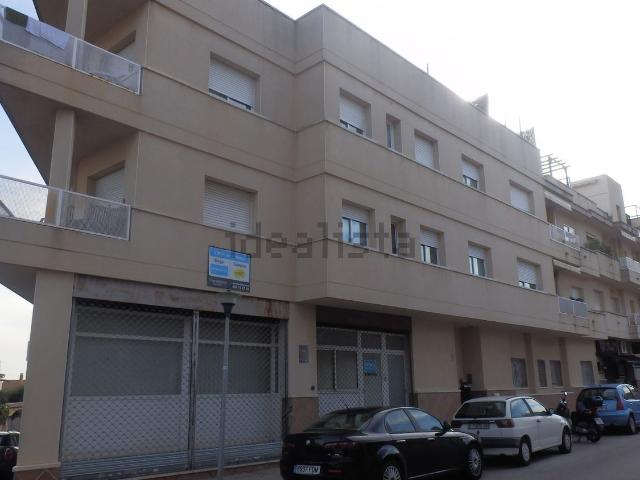 Local, Cubelles