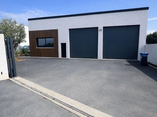 Local d’activité à louer avec parking clos – Saint vivien, La Rochelle 17