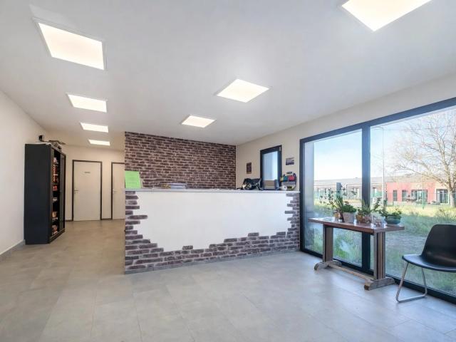 Local D’Activité 400 m² + Mezzanine – Zone Pro Chinon 400m² Chinon