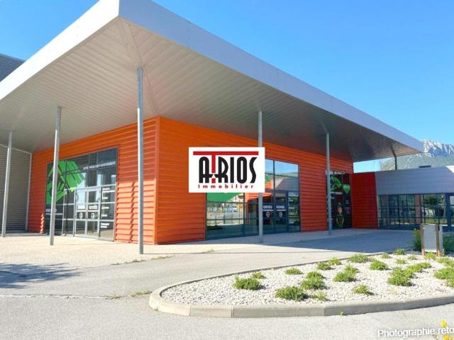 LOCAL D'ACTIVITÉ 270 M²