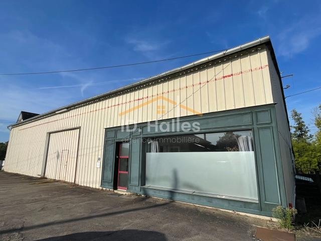 Local d'activité 830m² Craon