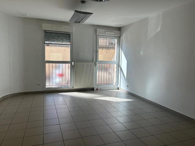 Local d'activité 69 m²