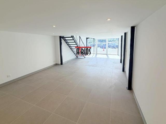 LOCAL D'ACTIVITÉ 90 M²