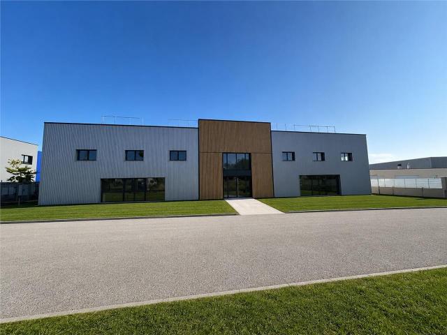 Local d'activité à vendre Couëron Accès A82 sécurisé