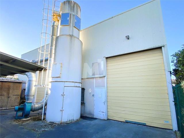 Local d'activité à vendre Crosne 3 lots, mezzanine incluse