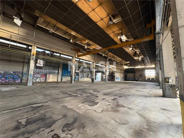 Local d'activité à vendre Givors Proche A7 A47 Réhabilitation à prévoir
