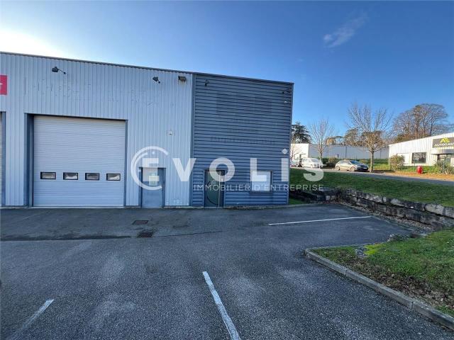 Local d'activité à vendre Gleizé Porte sectionnelle 4,30x4,50 m