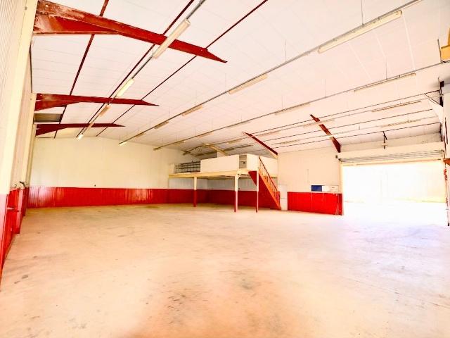 Local d'activité à vendre Fréjus 3 min A8