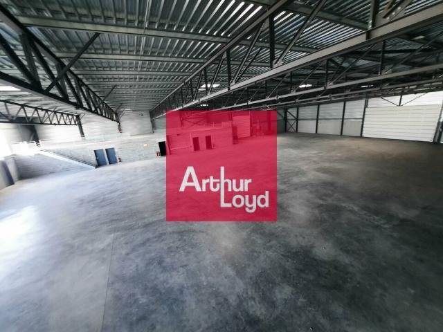 Local d'activité à vendre Issoire Parcelle 5768 m²