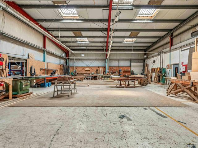 Local d'activité à vendre Thorigny sur Marne Site clos sécurisé