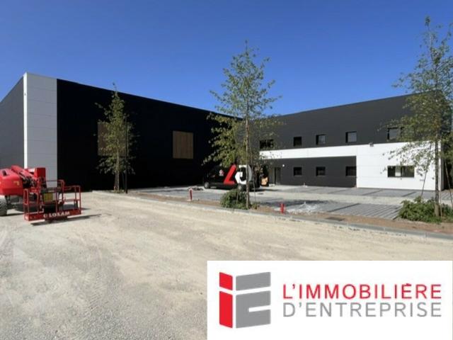 Local d'activité à louer Vannes Est Atelier + bureaux