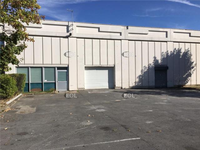 Local d'activité à louer Valenton Accès véhicules et parking