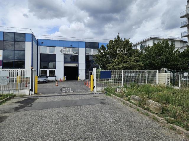 Local d'activité à louer Vitry sur Seine Proche périphérique