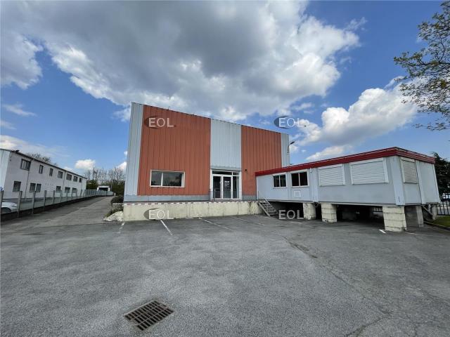 Local d'activité à louer Coignières Accès N10, A12, gare SNCF
