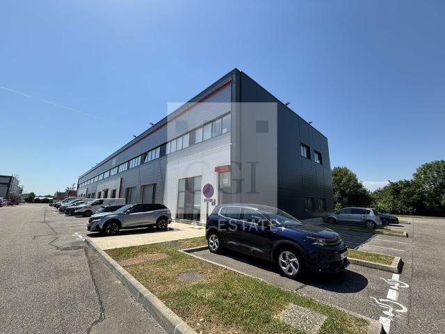 Local d'activité à louer Meyzieu Bureaux aménagés