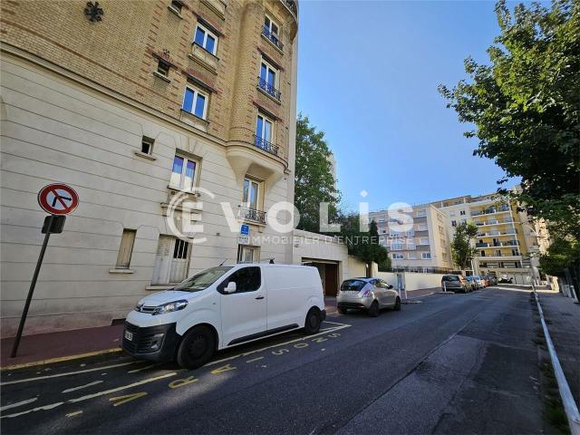 Local d'activité à louer Montrouge Proche métro ligne 4 et tram T3