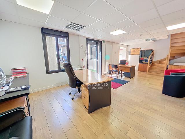 Local d'activité Asnieres Sur Seine 288 m2