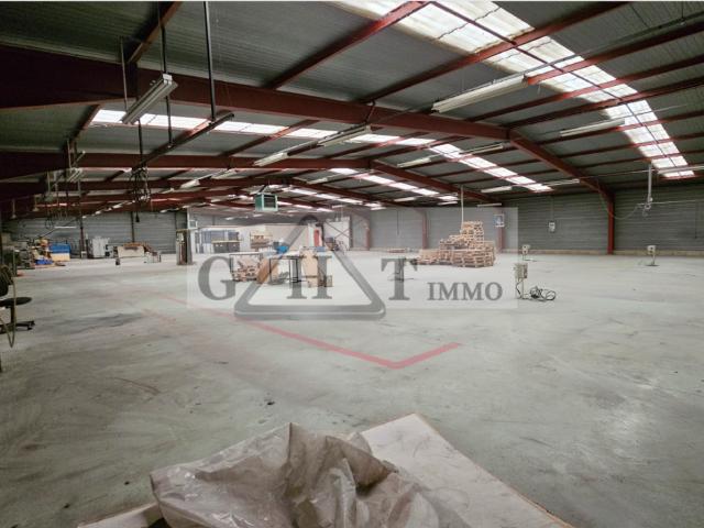 Local d'activité de 1900 m² à vendre à NEUILLY EN THELLE