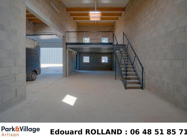 Local et box d'activité de 30m² / 45 000 euros / Site gardienné