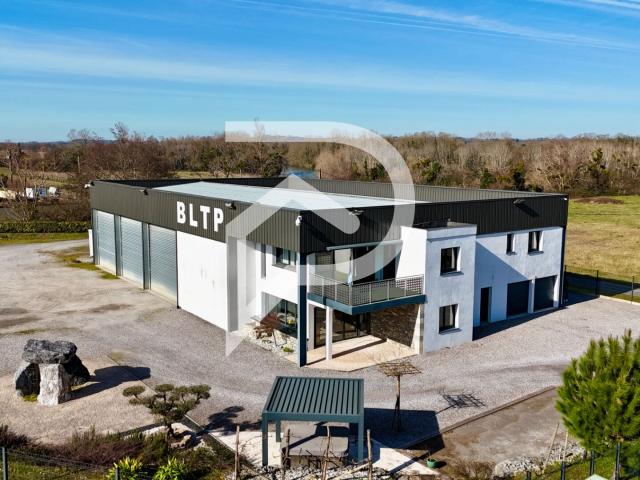 Local d'activité de 700 m² avec appartement T4 Bellocq 710m² Bellocq