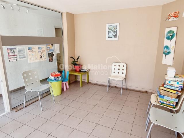 Local d'activité de 84m² avec 2 places de parking 84m² Bagnols sur Cèze